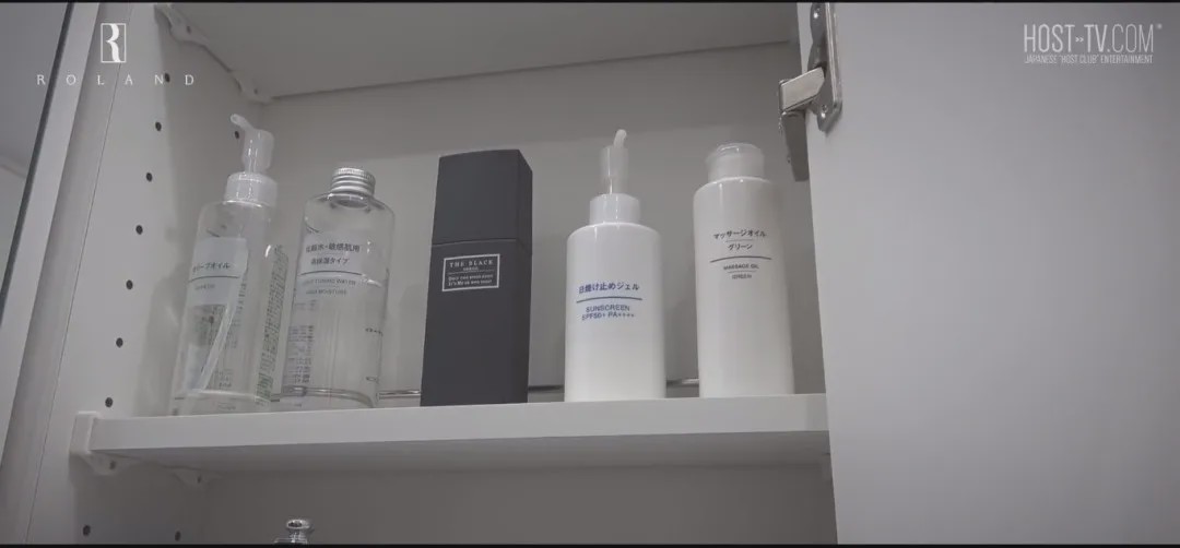 “日本第一牛郎”疫情休业躲在家里疯狂读书:自律的男人,太恐怖