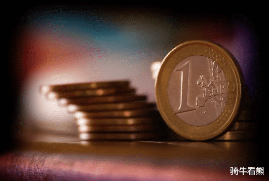 刚买的基金能与股票一样短线操作吗?划重点的地方要注意! 刚买的基金能与股票一样短线操作吗?划重点的地方要注意!