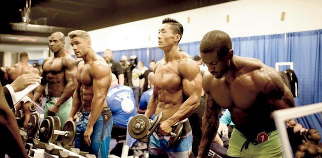 大重量练就男性大胸肌?44岁精壮的王力宏说:渐进式超负荷是关键 大重量练就男性大胸肌?44岁精壮的王力宏说:渐进式超负荷是关键