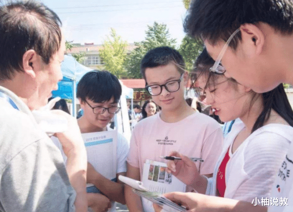 高考报考大学时省内还是省外的好?聪明的考生会这么选 高考报考大学时省内还是省外的好?聪明的考生会这么选