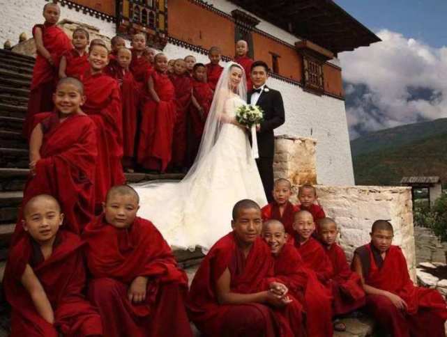 刘嘉玲为什么选择在亚洲最穷的国家不丹结婚呢？