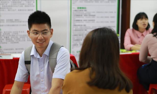 大学到底该不该迁户口？这个问题很重要，学生和家长千万别盲目