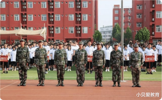 衡水提前安排复读生开学,已经开始军训,这都不站同一起跑线了 衡水提前安排复读生开学,已经开始军训,这都不站同一起跑线了