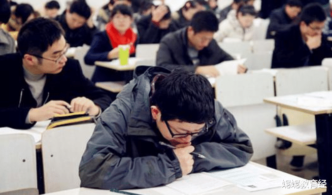 参公人员和公务员有什么区别?虽然待遇差不多,但实际差距却不小 参公人员和公务员有什么区别?虽然待遇差不多,但实际差距却不小