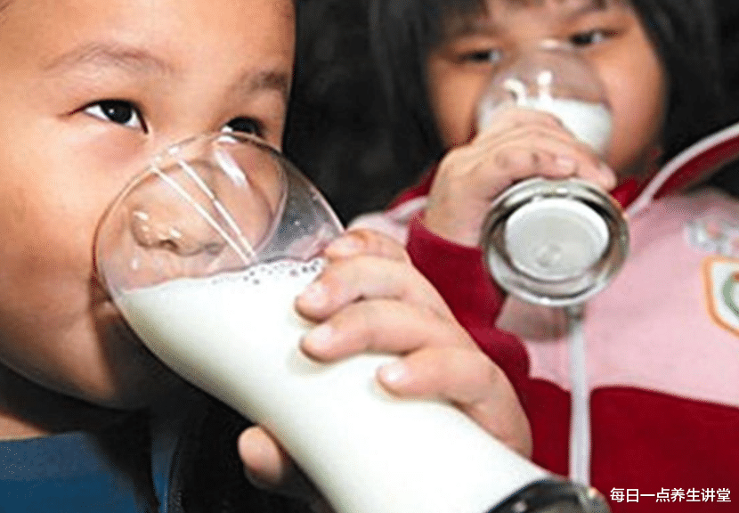 牛奶什么时候喝最好？女性经常喝牛奶有哪些好处？医生告诉你答案