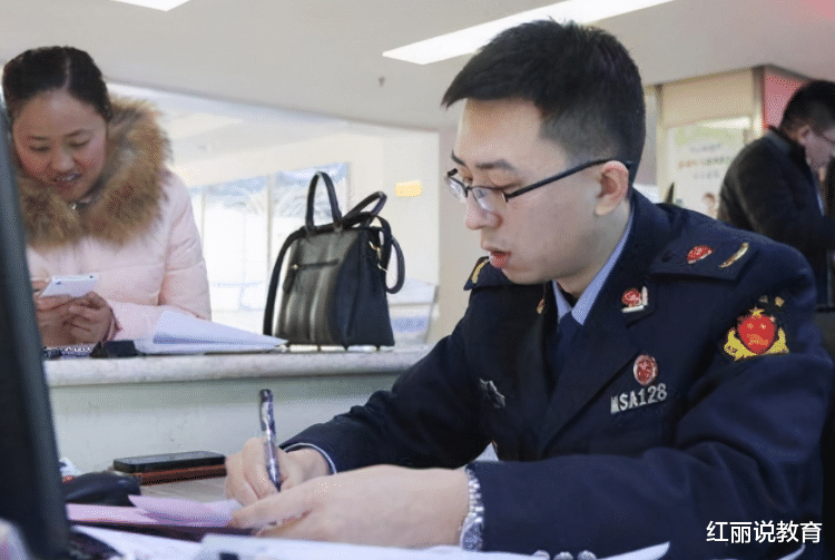 公务员“晋升年龄表”出炉,若超过这个年龄,晋升就基本上没戏了 公务员“晋升年龄表”出炉,若超过这个年龄,晋升就基本上没戏了