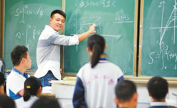 深圳普通中学老师工资曝光,看完工资单,后悔当初没当老师 深圳普通中学老师工资曝光,看完工资单,后悔当初没当老师