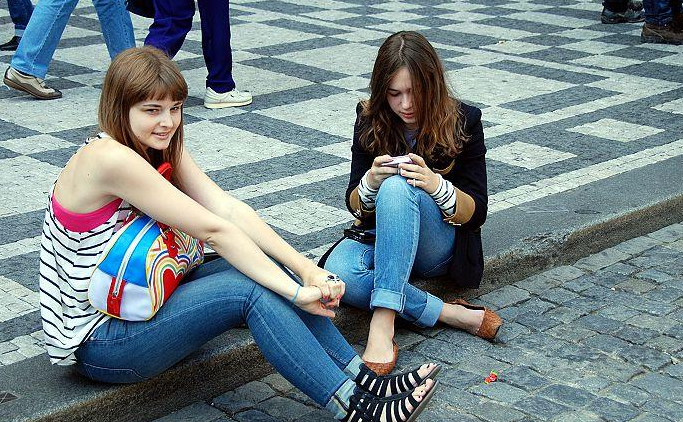 捷克有860家妓院, 1.3万妓女, 边境小镇停满德国顾客车辆