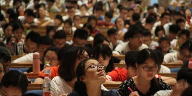 公务员面临“扩招”,有4种人分数再高,想要成功上岸也没戏 公务员面临“扩招”,有4种人分数再高,想要成功上岸也没戏