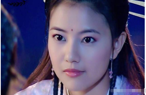 高圆圆高中时期到底有多美?班主任:至少10多个男生都在追她 高圆圆高中时期到底有多美?班主任:至少10多个男生都在追她