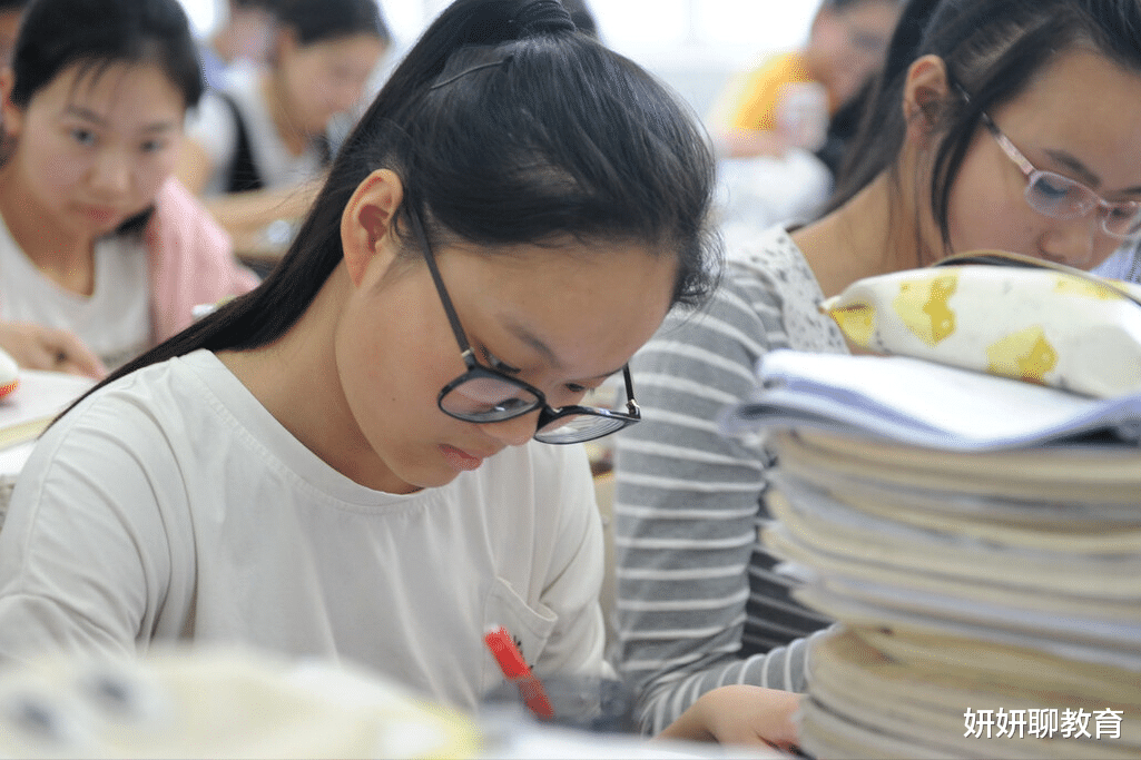 八省联考成绩公布,黑马状元考出逆天分数,“苏大强”是真的强 八省联考成绩公布,黑马状元考出逆天分数,“苏大强”是真的强