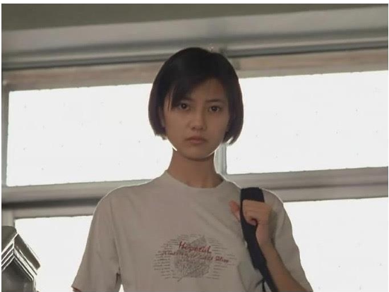 高圆圆高中时期到底有多美？班主任：至少10多个男生都在追她