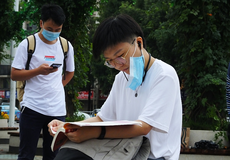 公务员考试为何有些岗位没人报,是捡漏还是大坑,现在知道还不晚 公务员考试为何有些岗位没人报,是捡漏还是大坑,现在知道还不晚