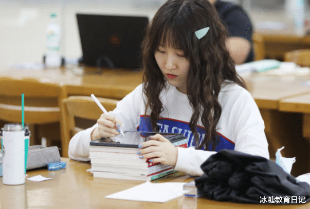 大学生迎来“新政策”,很多学生难以接受,专科生出路在哪里 大学生迎来“新政策”,很多学生难以接受,专科生出路在哪里