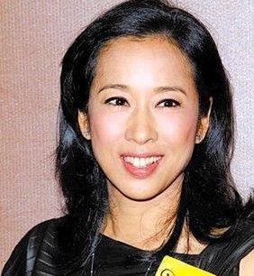她是香港最美小姐，19岁嫁郭晶晶公公，50岁再嫁百亿富豪