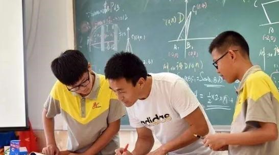 深圳中学教师入职名单曝光!豪华阵容引起热议,想当老师太难了 深圳中学教师入职名单曝光!豪华阵容引起热议,想当老师太难了