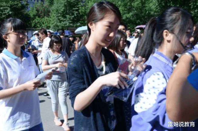 录取分数不高的二本院校,考上有机会拿到铁饭碗,学生可以参考 录取分数不高的二本院校,考上有机会拿到铁饭碗,学生可以参考