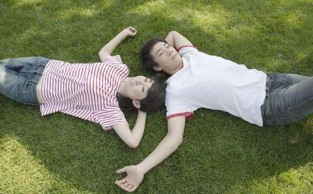 为啥女大学生怀孕现象越来越多？学姐含泪说出真相，心酸却又现实