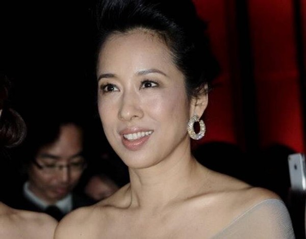 她是香港最美小姐，19岁嫁郭晶晶公公，50岁再嫁百亿富豪