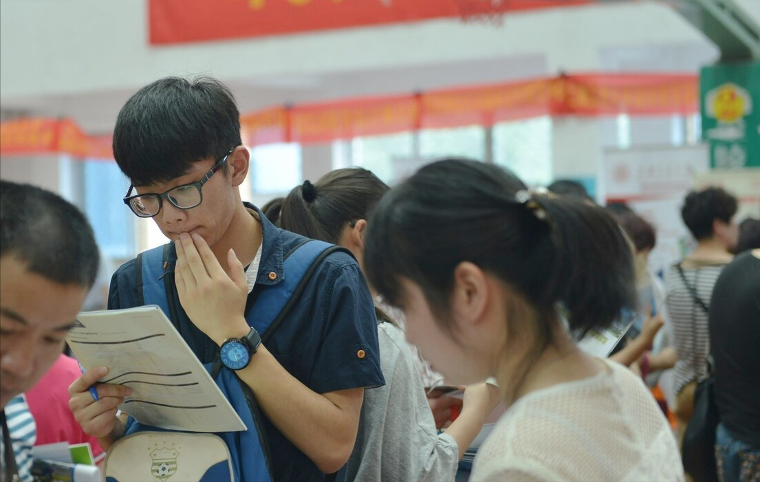 朋友圈晒985大学录取通知书，亲戚留言不让去：就是个野鸡大学