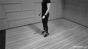 gif 在动作过程中,大家最好双手扶墙,维持身体平衡,由此来保障脚尖