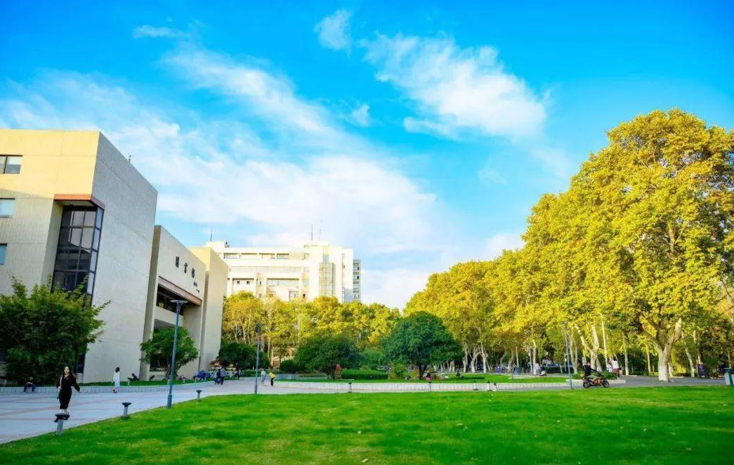 2021华中地区高校排名，湖大跌出前3，华科高居榜首.