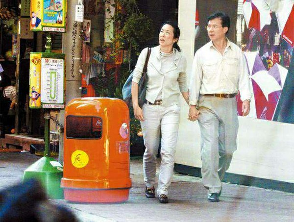 她是香港最美小姐,19岁嫁郭晶晶公公,50岁再嫁百亿富豪 她是香港最美小姐,19岁嫁郭晶晶公公,50岁再嫁百亿富豪