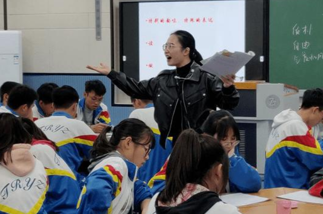 教师带薪寒暑假或将取消,和公务员一样朝九晚五,教师反应很意外 教师带薪寒暑假或将取消,和公务员一样朝九晚五,教师反应很意外