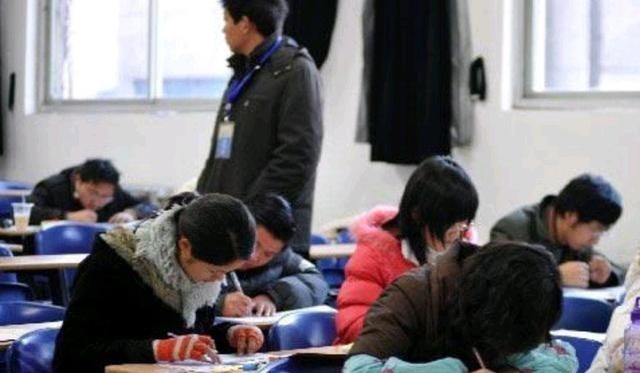 自考本科，找工作有用吗？能考公务员吗？