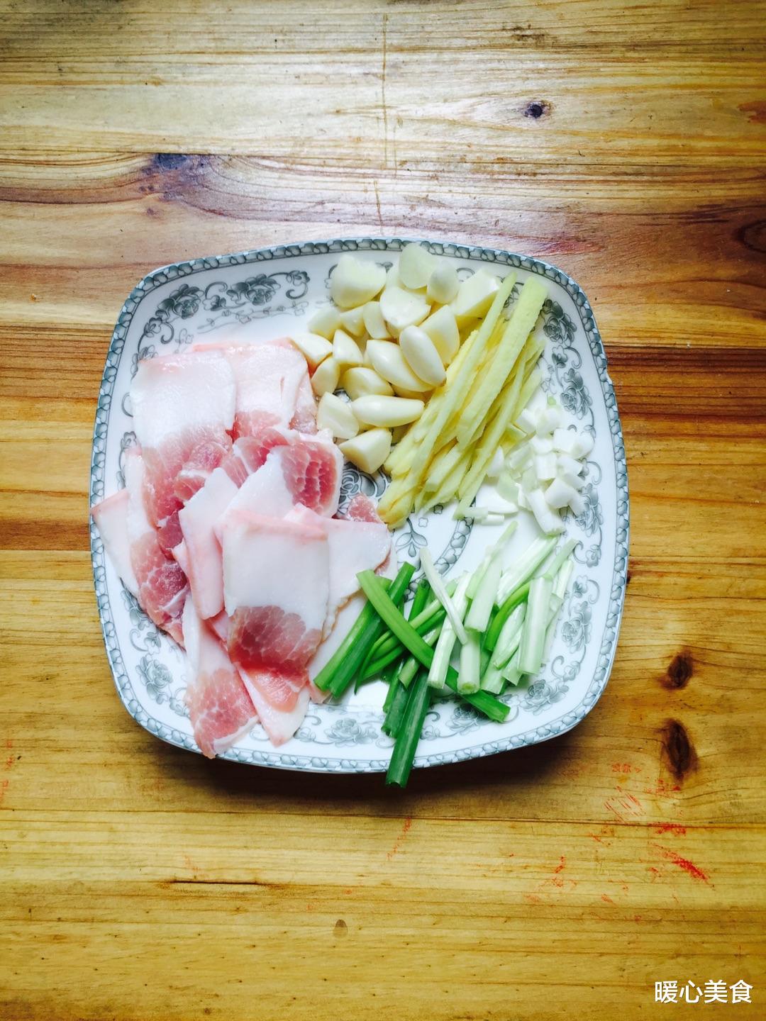 干锅茶树菇,鲜香味美,快和小编一起悄悄学习做法吧 干锅茶树菇,鲜香味美,快和小编一起悄悄学习做法吧