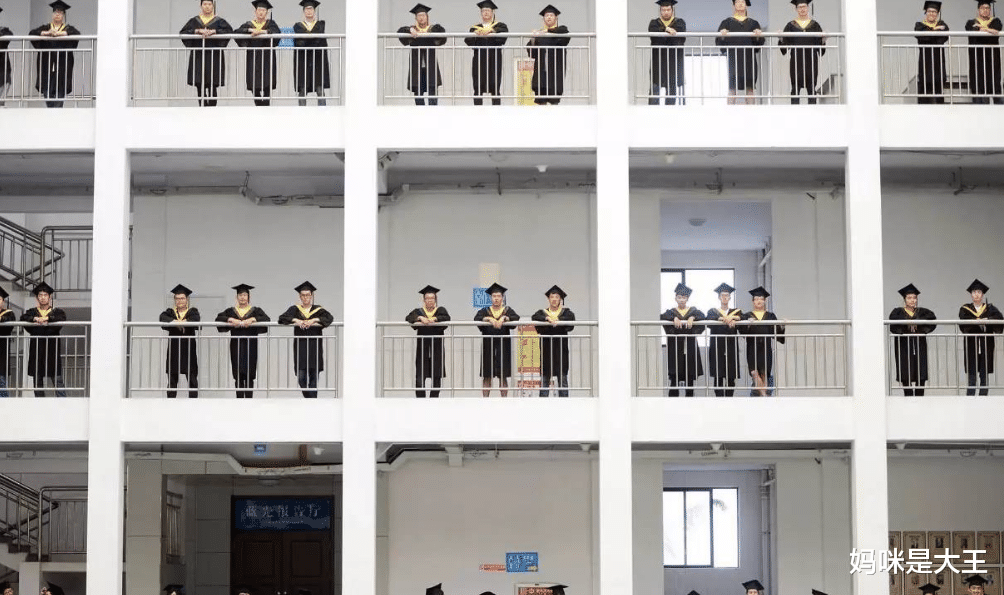 大学毕业后档案会到哪?学生别忽视了,不然容易变成“黑户” 大学毕业后档案会到哪?学生别忽视了,不然容易变成“黑户”