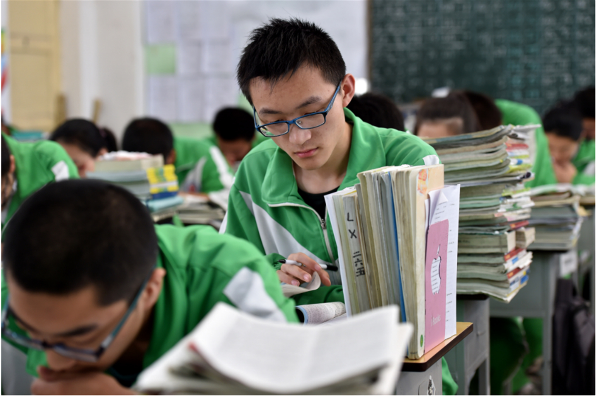 四川省理科第一名：722分，学霸身份竟是复读生，曾663分选择复读