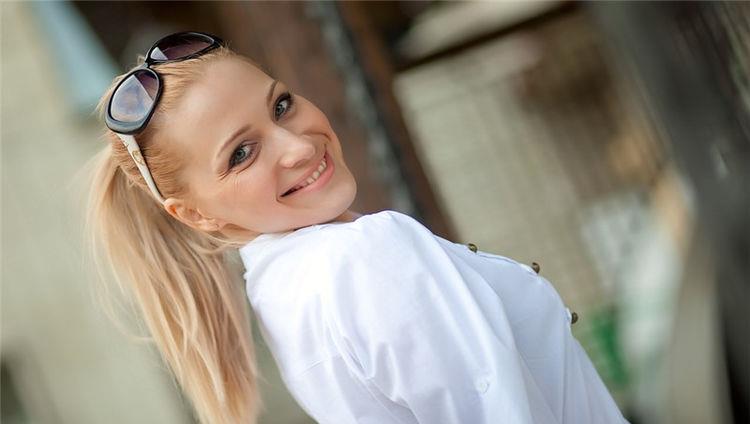 到了五十岁的男性,很容易就被以下三种女性“吸引”错不了