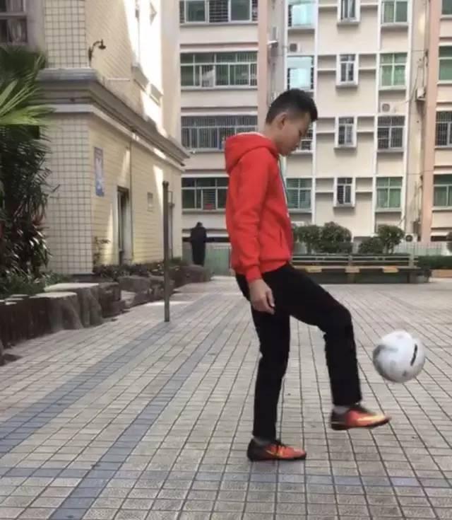 12 岁练出八块腹肌!这个小学生堪称最强壮的少年