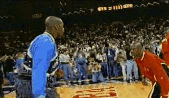 你说nba的内线大个子只会扣篮奥尼尔和姚明的运球比你还牛