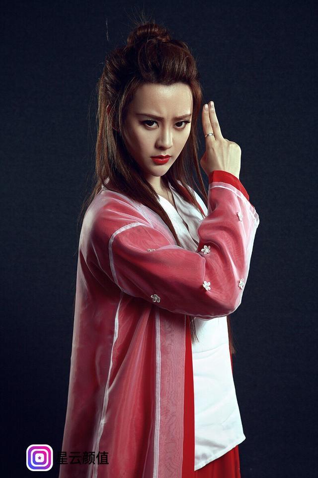 电竞王菲，小baby，赵本山女儿，这些女主播收入堪比明星！