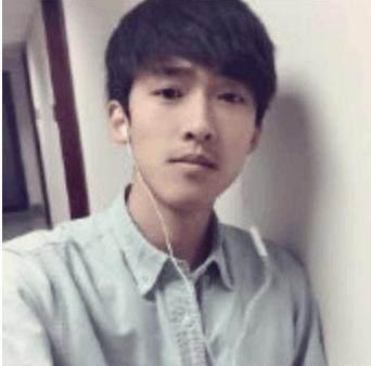 陈坤14岁儿子优优近照曝光, 逆天颜值直逼吴亦