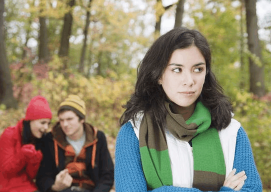 男友被多个富婆包养 只怪自己心太软不忍和他