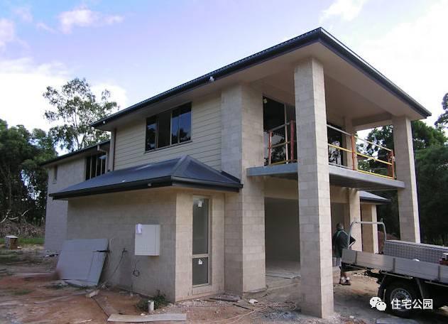 中外建房差距大? 全程实拍, 告诉你老外怎么建房子