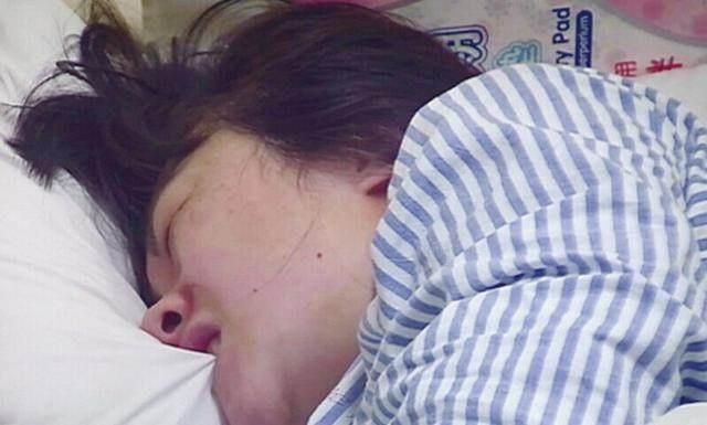 产妇分娩拍摄: 了解下女人生孩子是有多痛!