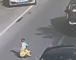 车祸gif动态图片: