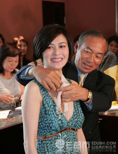 关之琳被塞高尔夫球事件