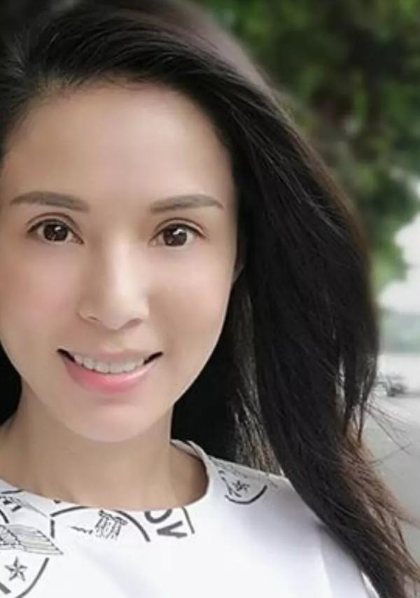 姑姑李若彤开通微博,评论里全是他~刚好16年呀!