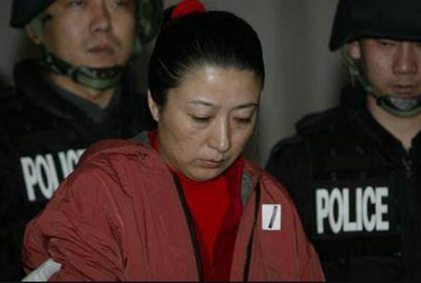 她是京城最大女毒枭, 32岁被枪决, 生前身价千