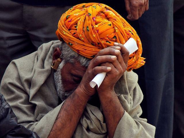 印度废钞误伤经济,中国企业千里救火!_全球热