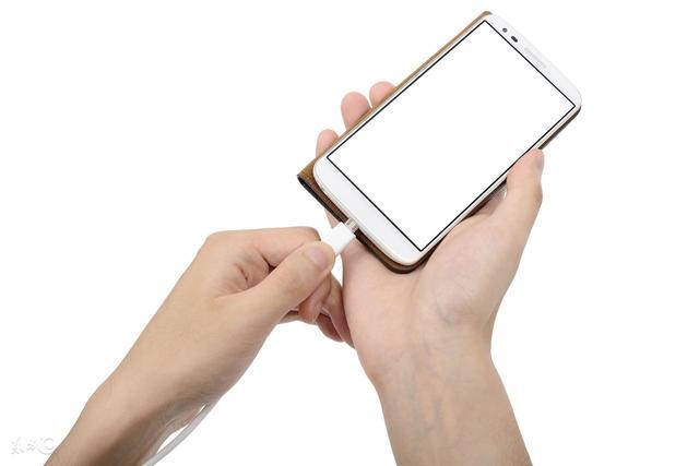 华为手机充电突然变得很慢? 学会3个小技巧, 两