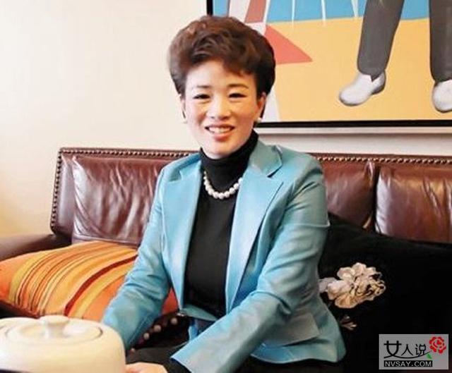 周立波老婆胡洁举止大气 身价上亿 首次参观妻