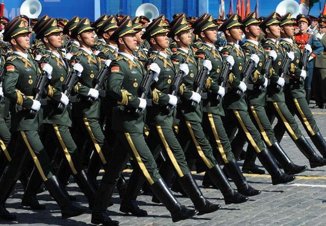 如果2017年建军90周年阅兵, 这些新武器可能亮