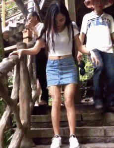 帅哥你这是做的什么动作, 瞬间美女楞了