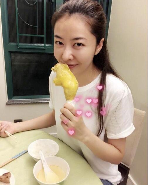 熊黛林微博秀婆婆的爱心鸡腿, 意在感谢郭富城